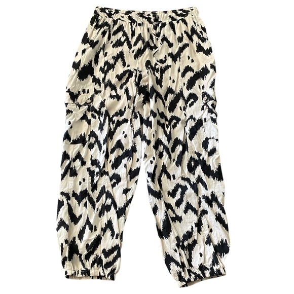 Rachel Zoe elastic waist black & cream patterned joggers - Picture 1 of 3